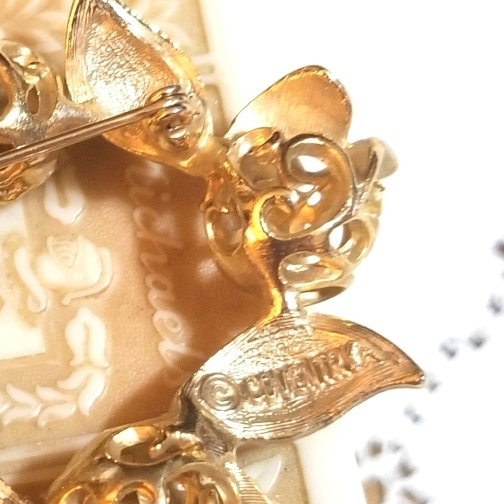 Old RARE Gold Plated Sarah Coventry Brooch - Picture 3 of 5